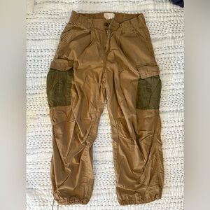 Anthropologie tan khaki cargo pants with green pockets